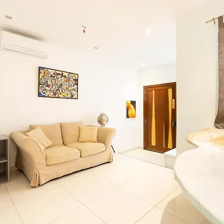 Cosy, Spacious 1br Apt With Large Private Terrace By 360 Estates *