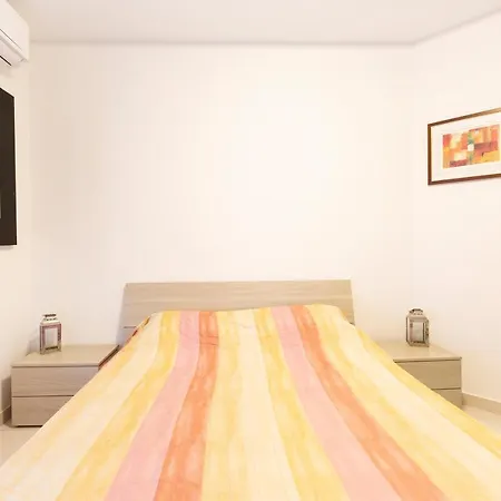 Cosy, Spacious 1br Apt With Large Private Terrace By 360 Estates